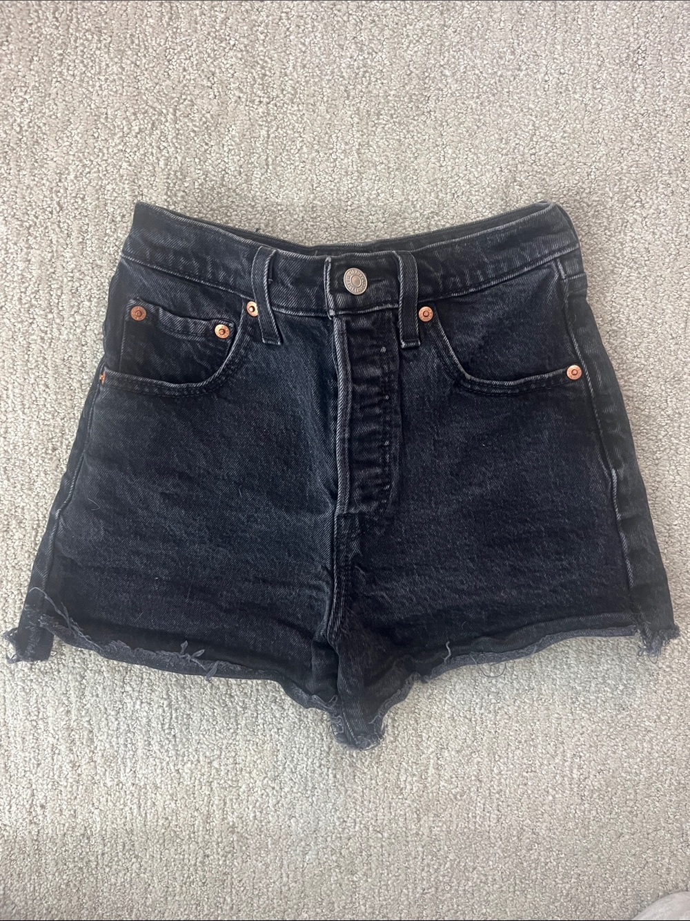 Levi’s black denim Ribcage short